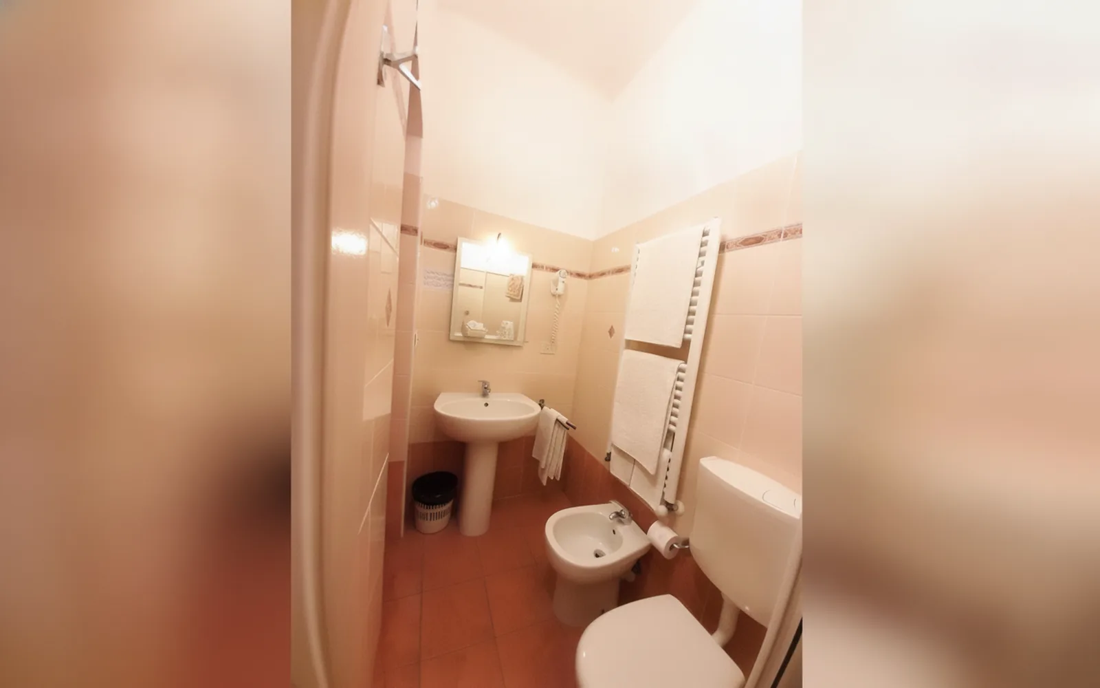 Camera con bagno privato — Hotel Alba, Torino (Piemonte) (foto 104)