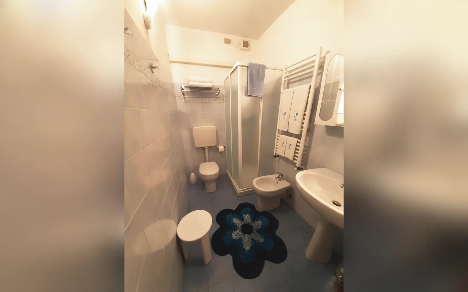Camera con bagno privato — Hotel Alba, Torino (Piemonte) (foto 106)