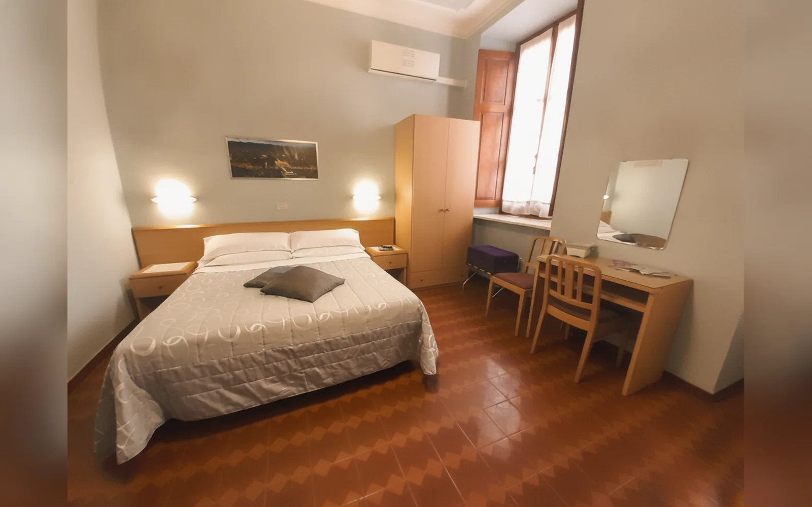 Camera con bagno privato — Hotel Alba, Torino (Piemonte) (foto 25)