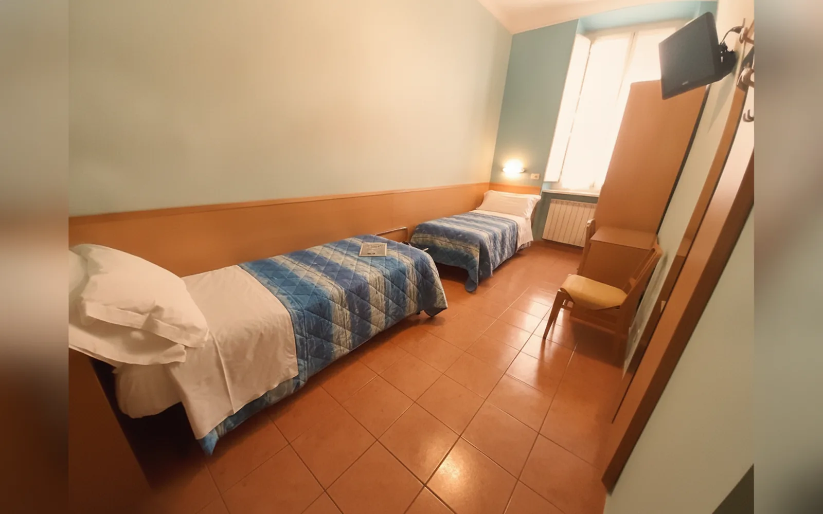 Camera con bagno privato — Hotel Alba, Torino (Piemonte) (foto 40)