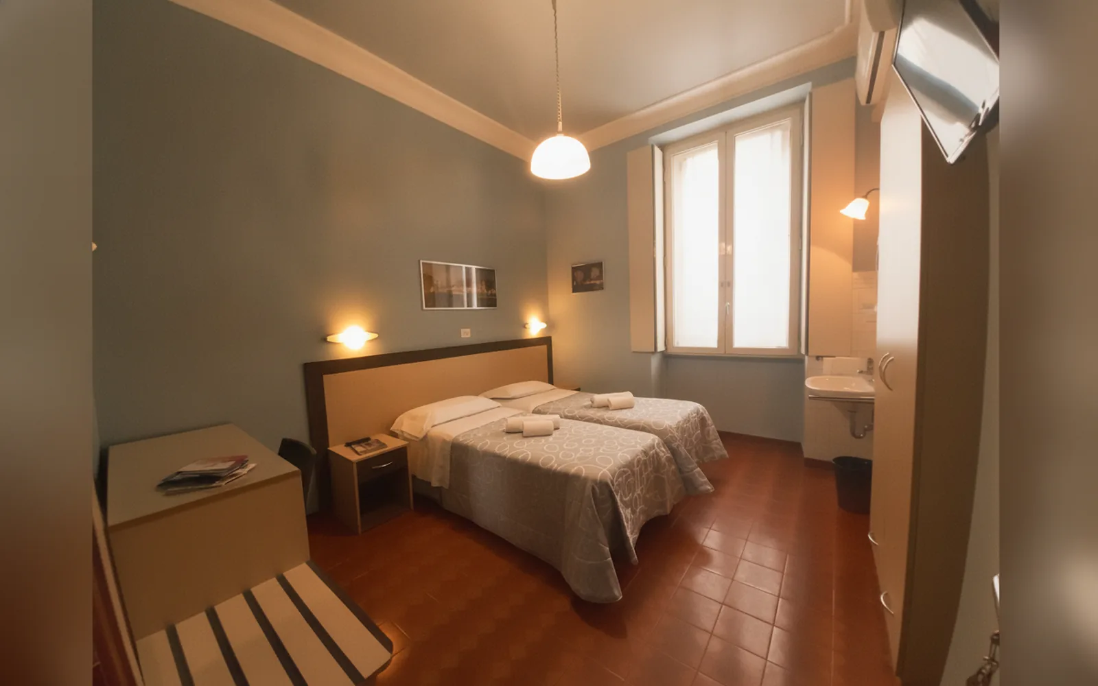 Camera con bagno privato — Hotel Alba, Torino (Piemonte) (foto 62)