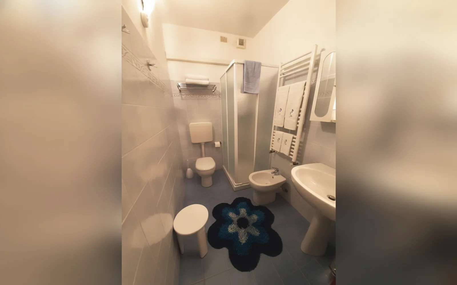 Camera con bagno privato — Hotel Alba, Torino (Piemonte) (foto 92)